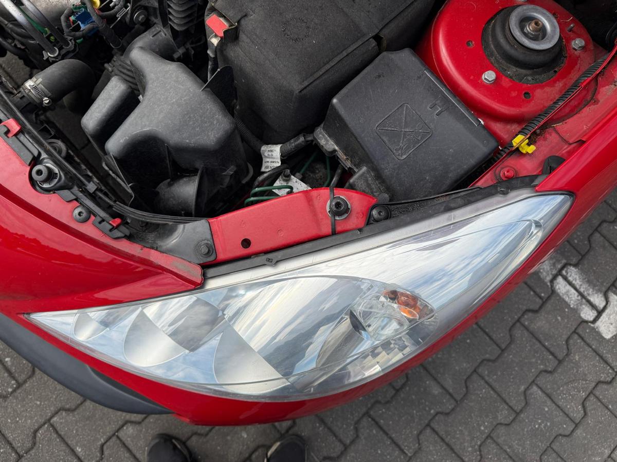 Peugeot 206+ original Scheinwerfer links Halogen BJ11